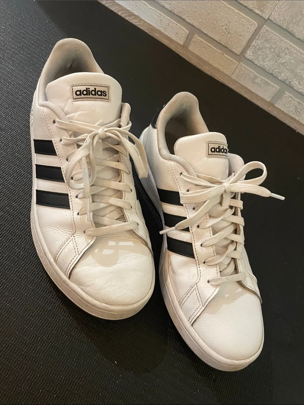 adidas low top